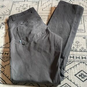 NWOT. Fjall Raven Greenland Canvas Jeans.
